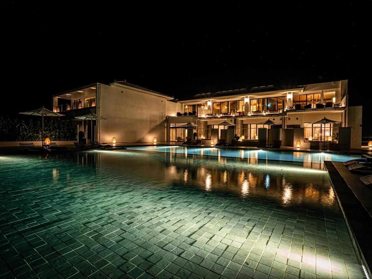 One Suite The Grand Nakijin Bagian luar foto