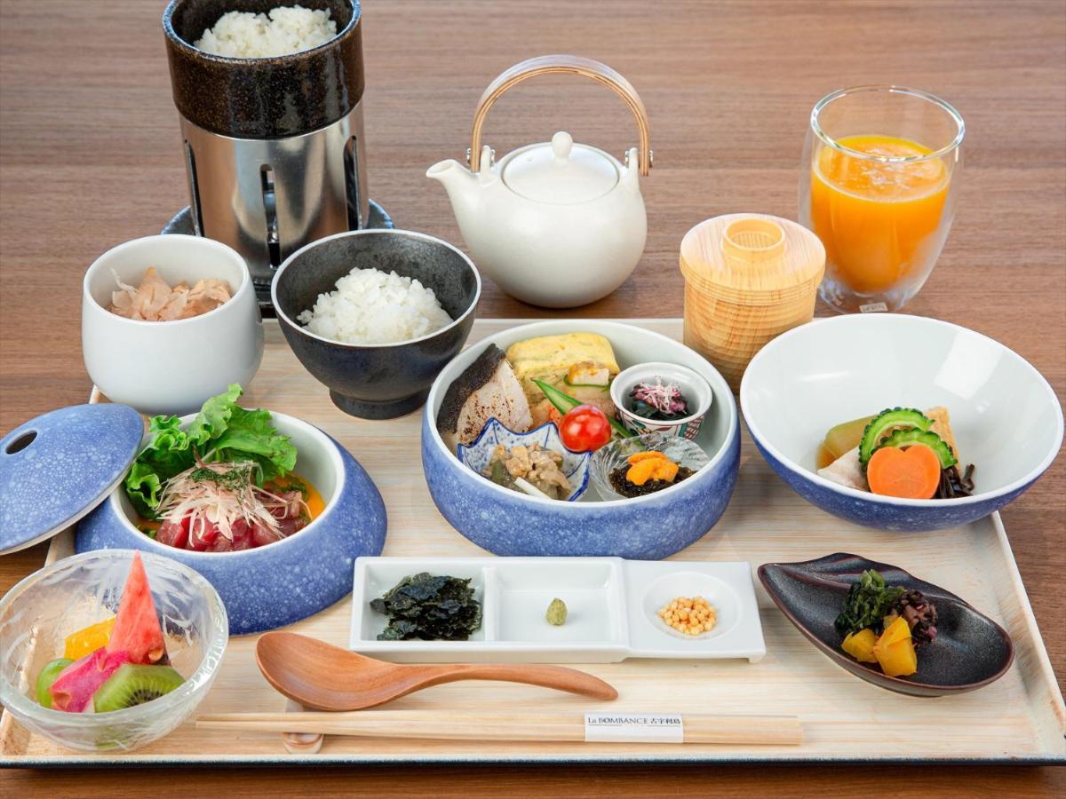 One Suite The Grand Nakijin Bagian luar foto