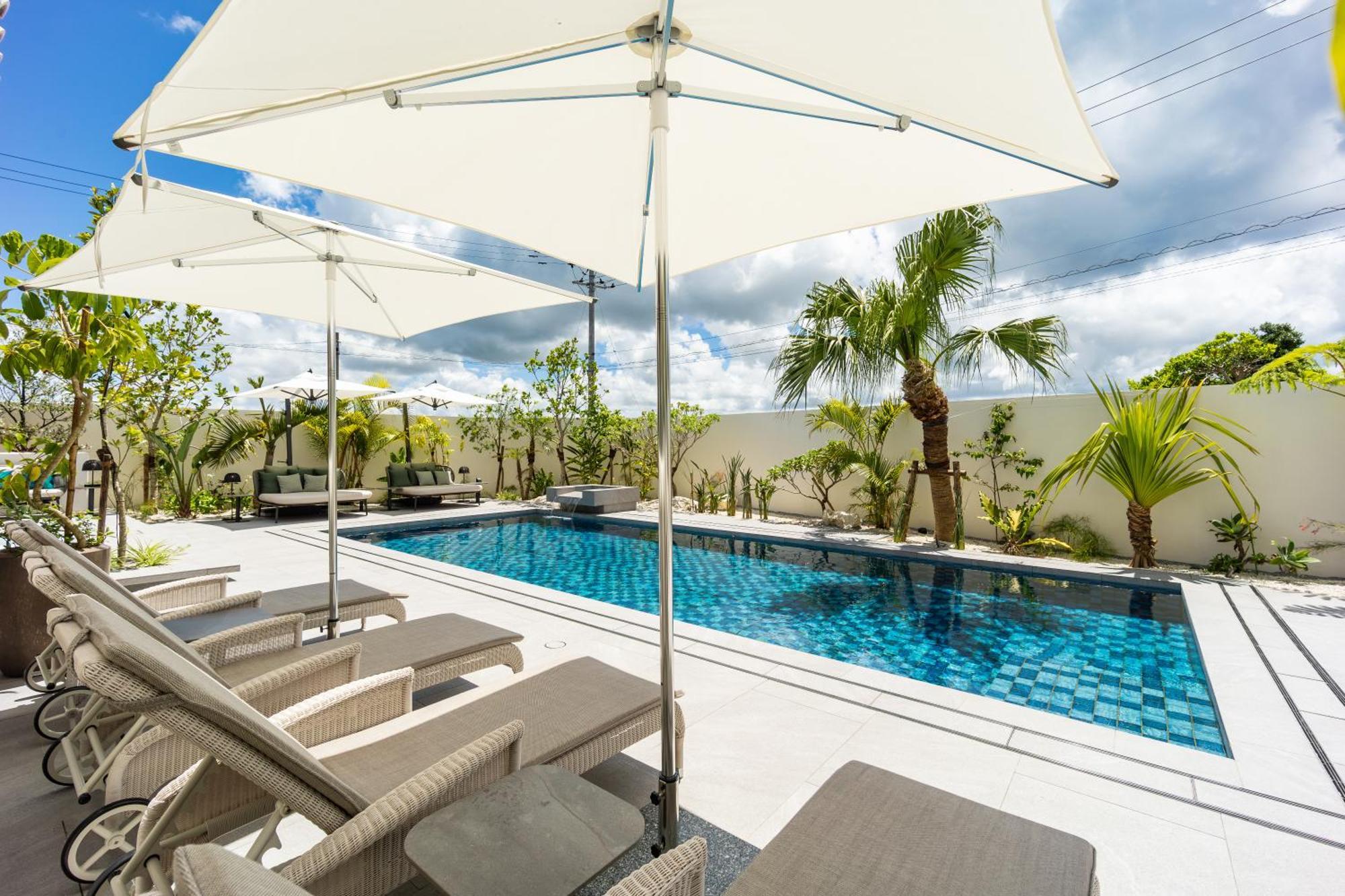 One Suite The Grand Nakijin Bagian luar foto