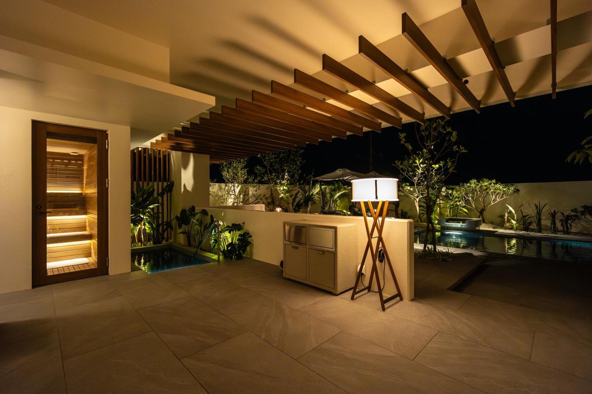 One Suite The Grand Nakijin Bagian luar foto